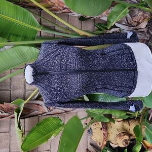 LULULEMON Classic DEFINE Jacket size 6 FREE SPIRIT Black Ice Gray *NULUX